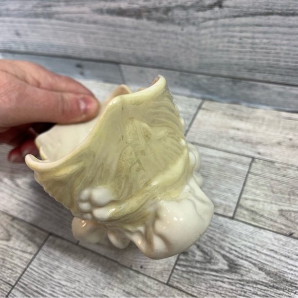 Belleek Lily of the Valley Plateau Cobb Lustre Cream & Yellow. - Picture 9 of 9